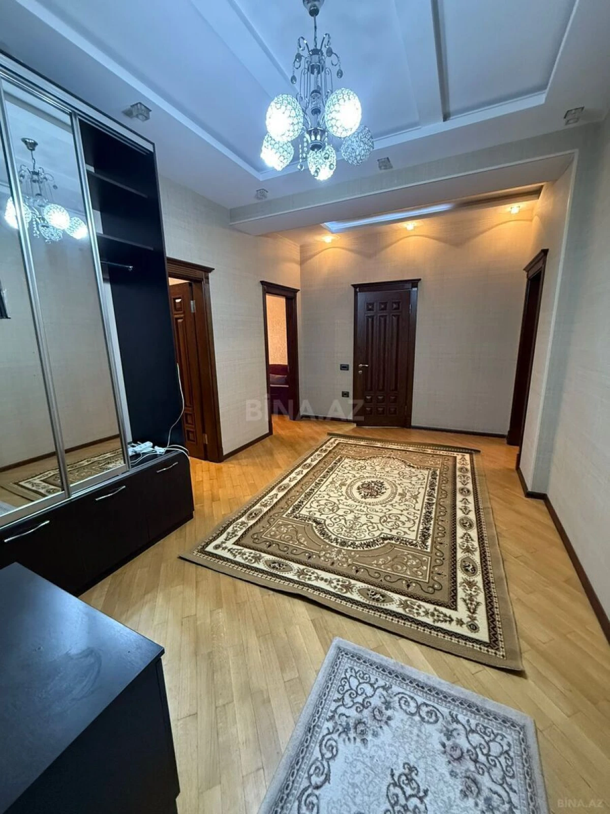 Kirayə verilir 3 otaqlı mənzil 108 m²