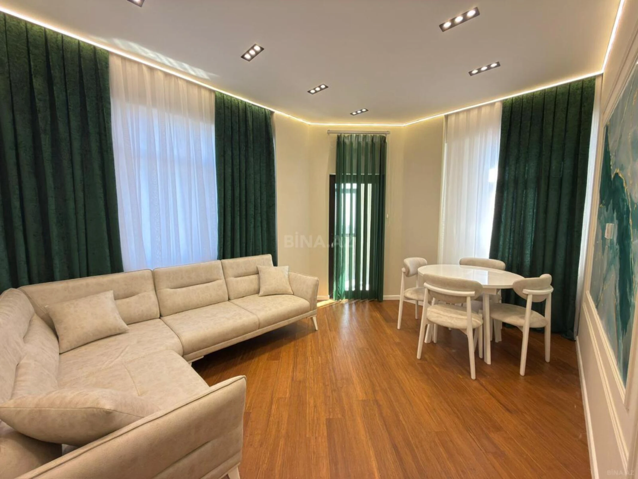 Satılır 2 otaqlı mənzil 70 m²