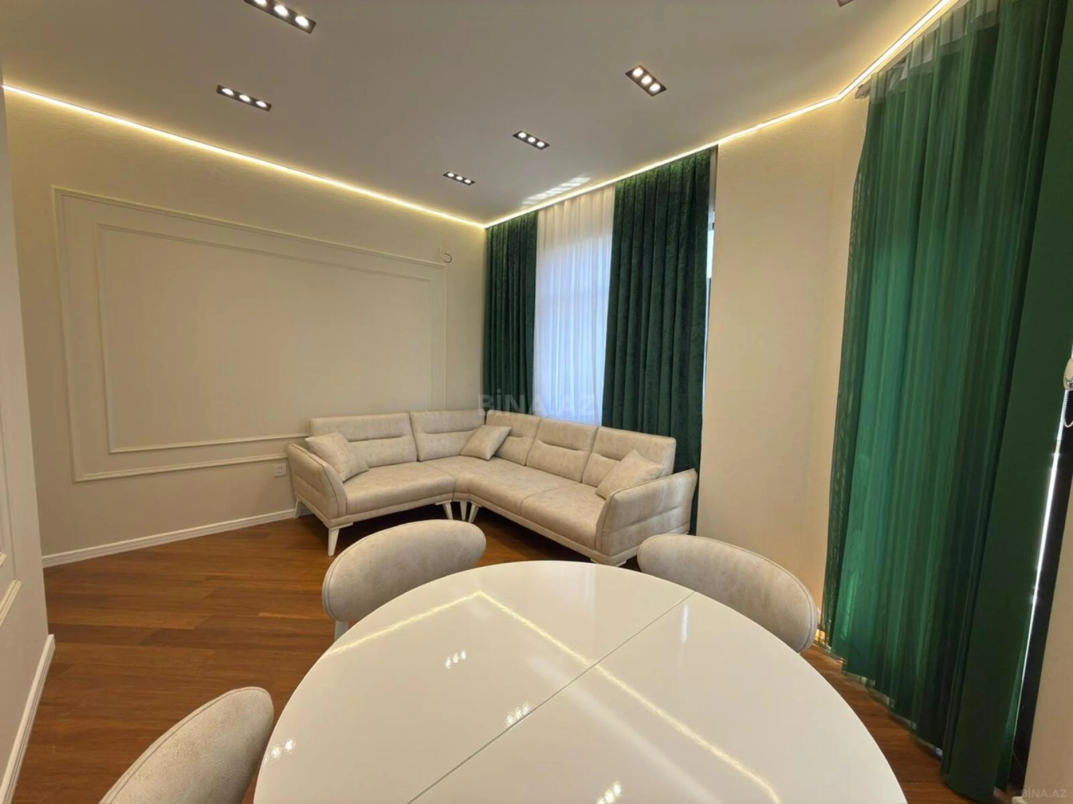 Satılır 2 otaqlı mənzil 70 m²