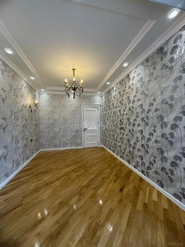 Satılır 3 otaqlı mənzil 137 m²