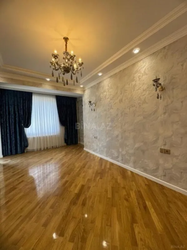 Satılır 3 otaqlı mənzil 137 m²
