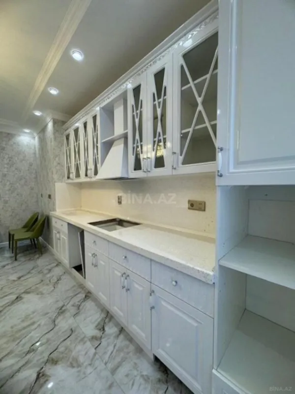 Satılır 3 otaqlı mənzil 137 m²