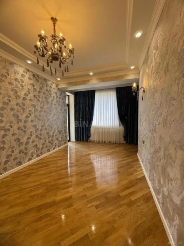 Satılır 3 otaqlı mənzil 137 m²