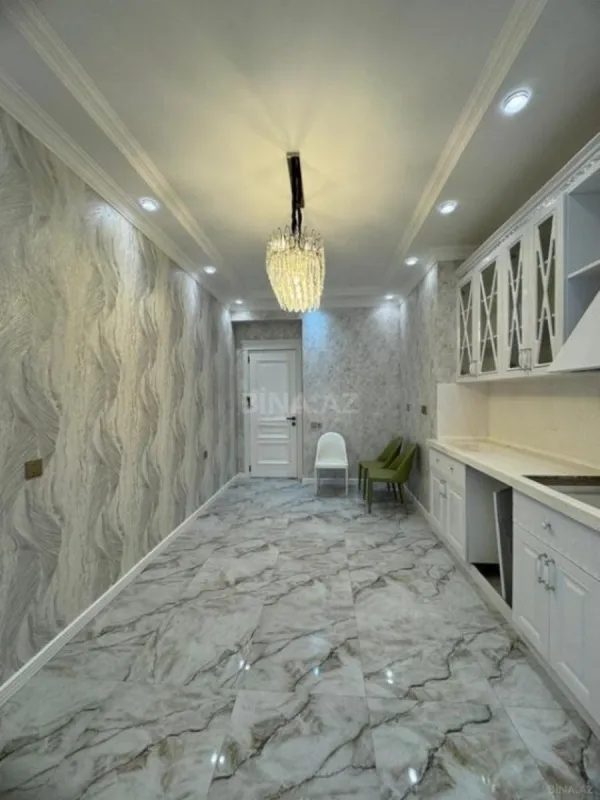 Satılır 3 otaqlı mənzil 137 m²