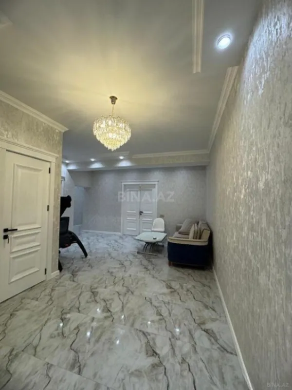 Satılır 3 otaqlı mənzil 137 m²