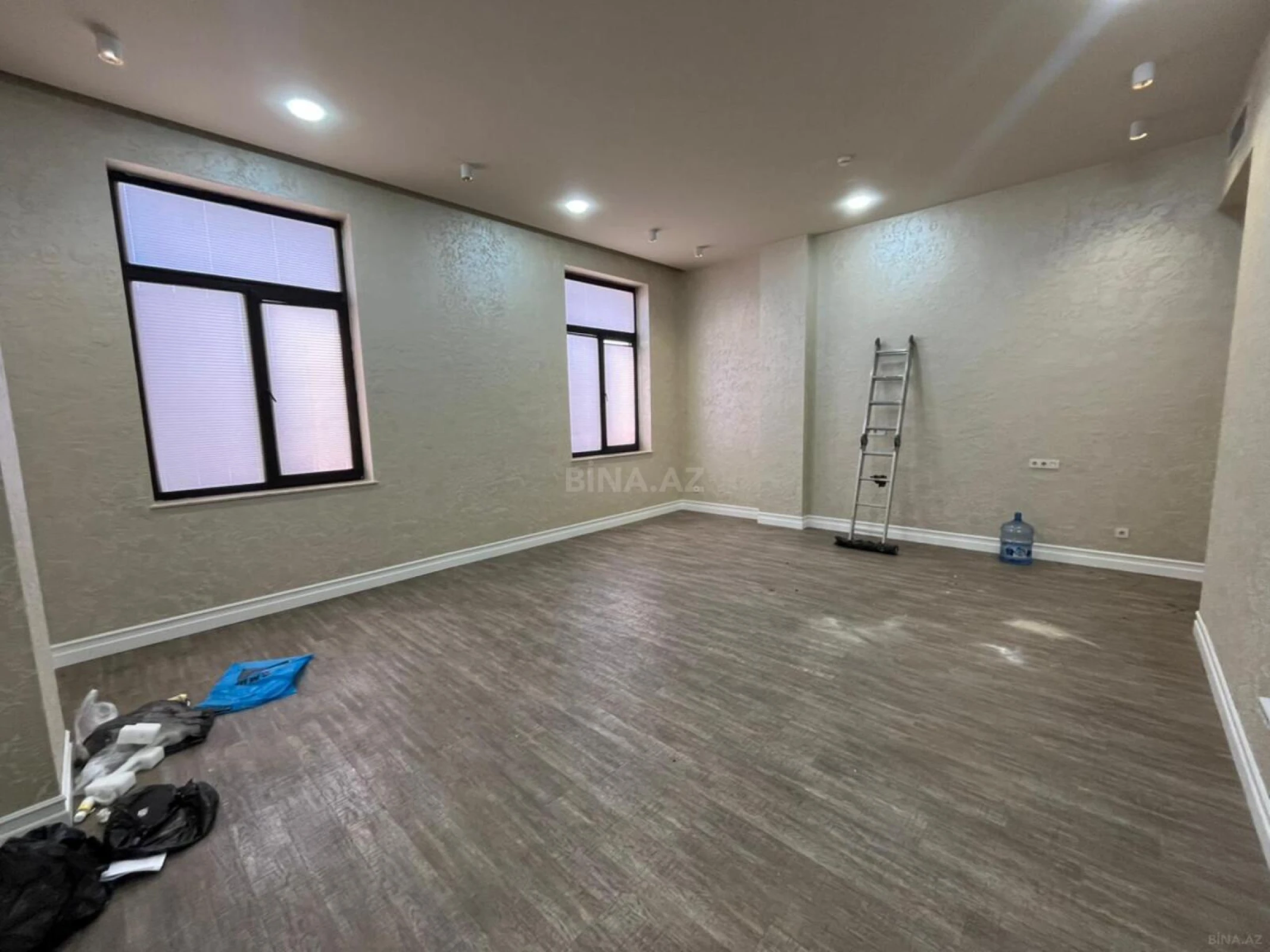 Kirayə verilir 1 otaqlı ofis 55 m²