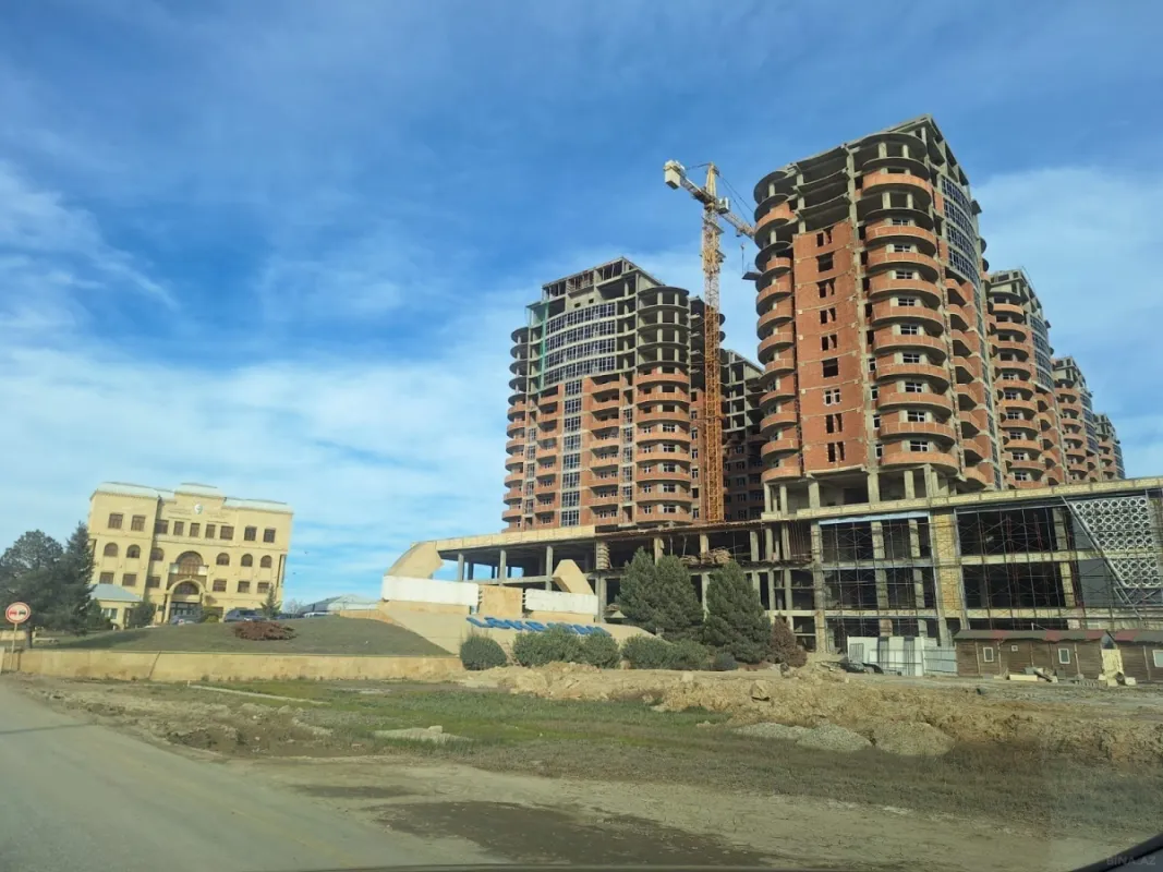 Satılır 2 otaqlı mənzil 77.8 m²