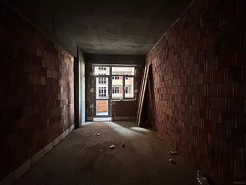 Satılır 2 otaqlı mənzil 77.8 m²