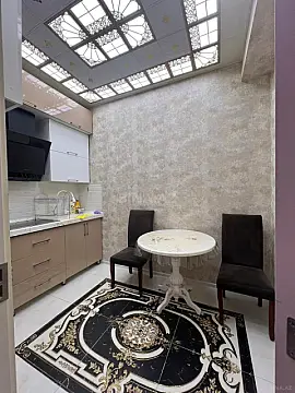 Kirayə verilir 2 otaqlı mənzil 70 m²