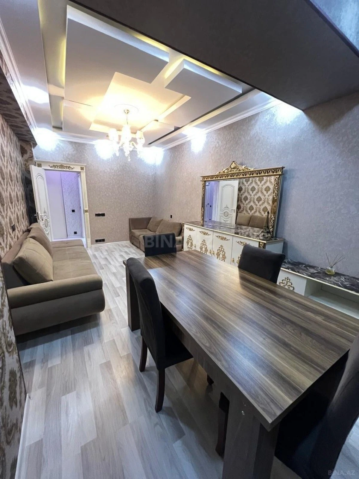 Kirayə verilir 2 otaqlı mənzil 70 m²