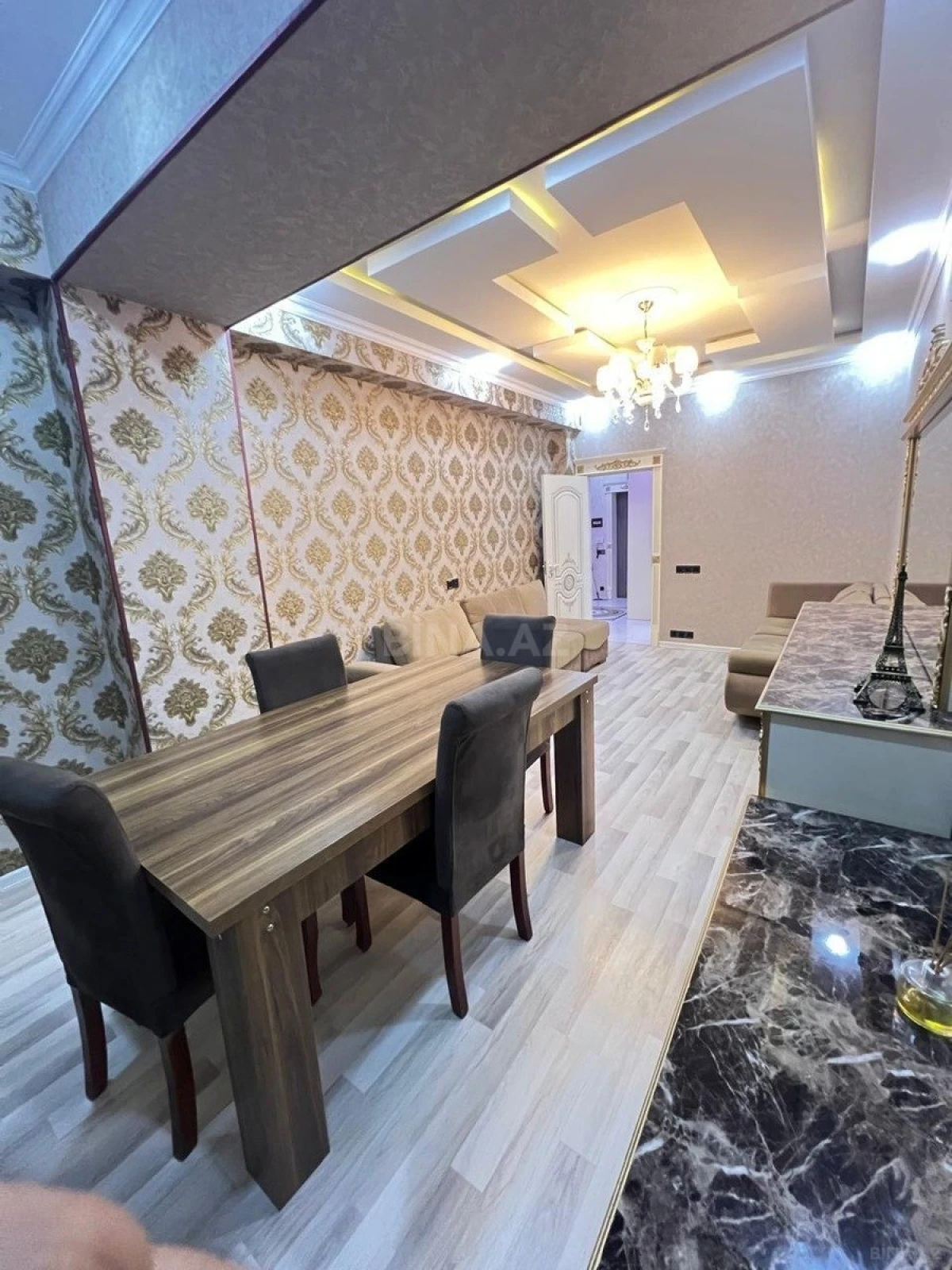 Kirayə verilir 2 otaqlı mənzil 70 m²