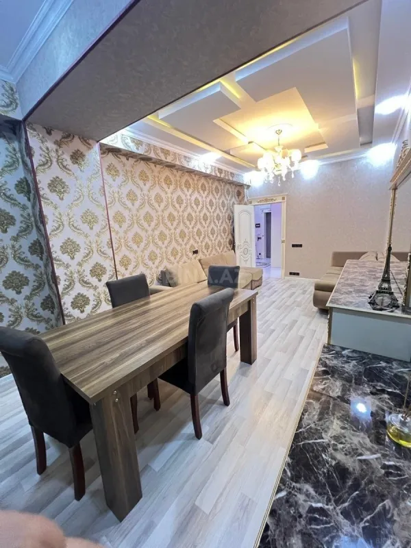 Kirayə verilir 2 otaqlı mənzil 70 m²