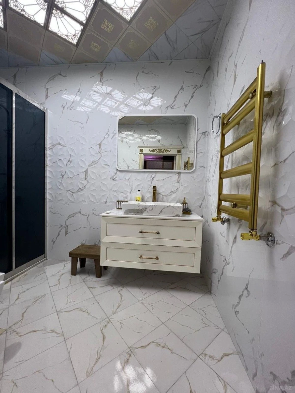 Kirayə verilir 2 otaqlı mənzil 70 m²