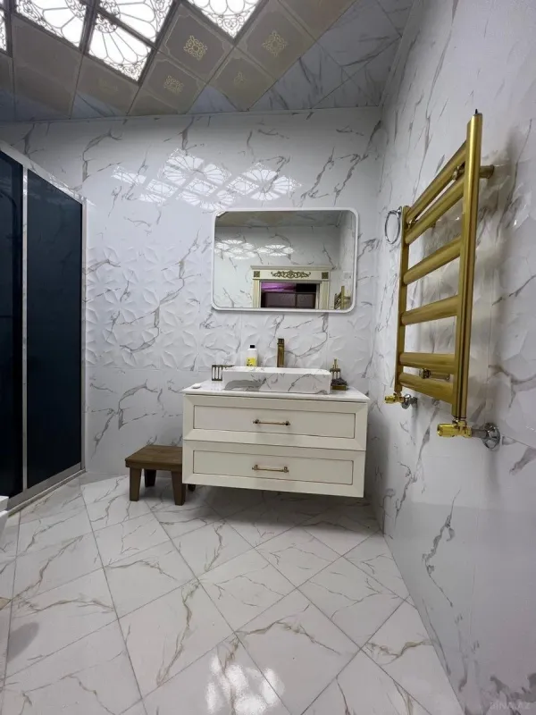 Kirayə verilir 2 otaqlı mənzil 70 m²