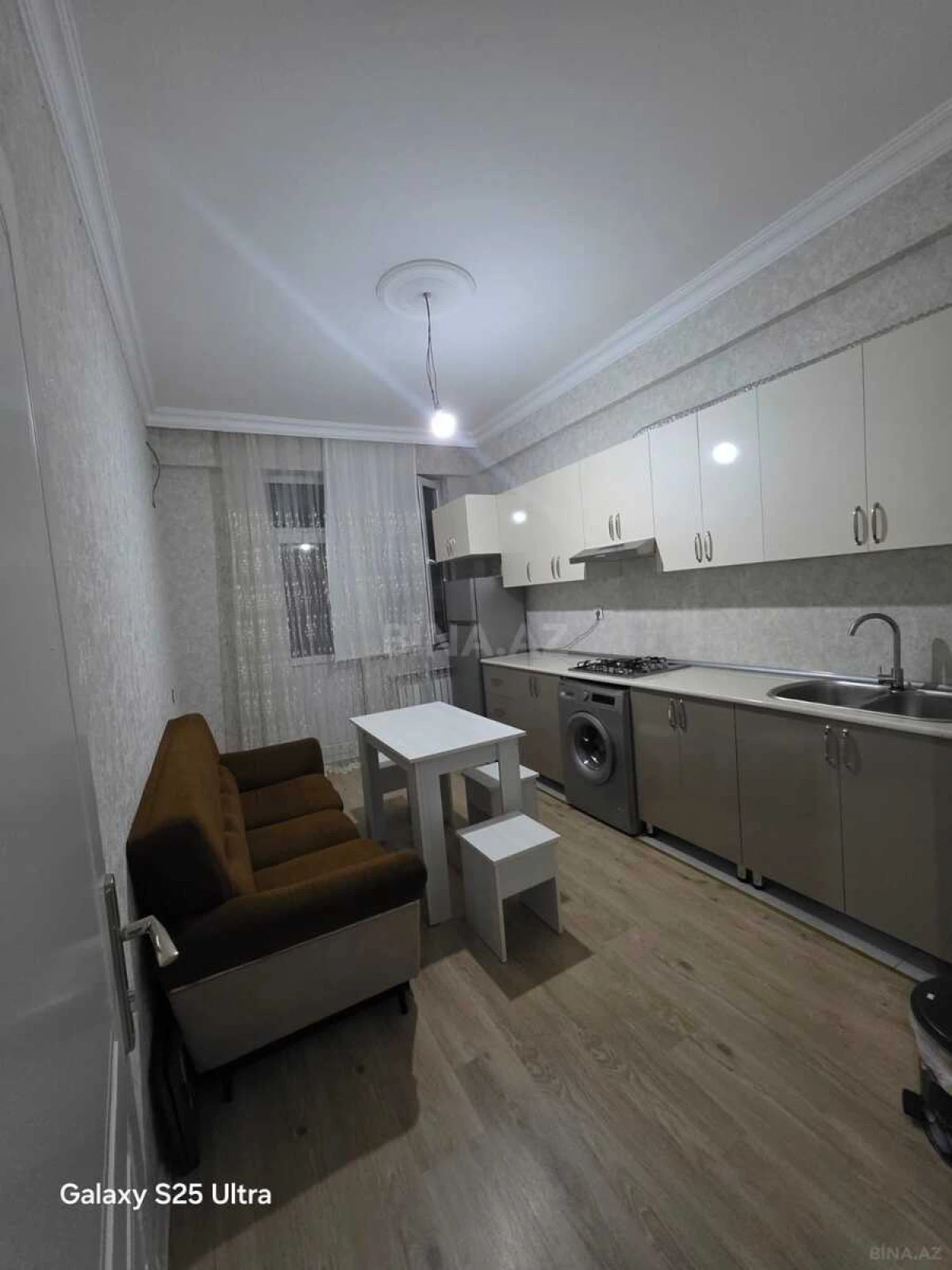 Satılır 1 otaqlı mənzil 63 m²