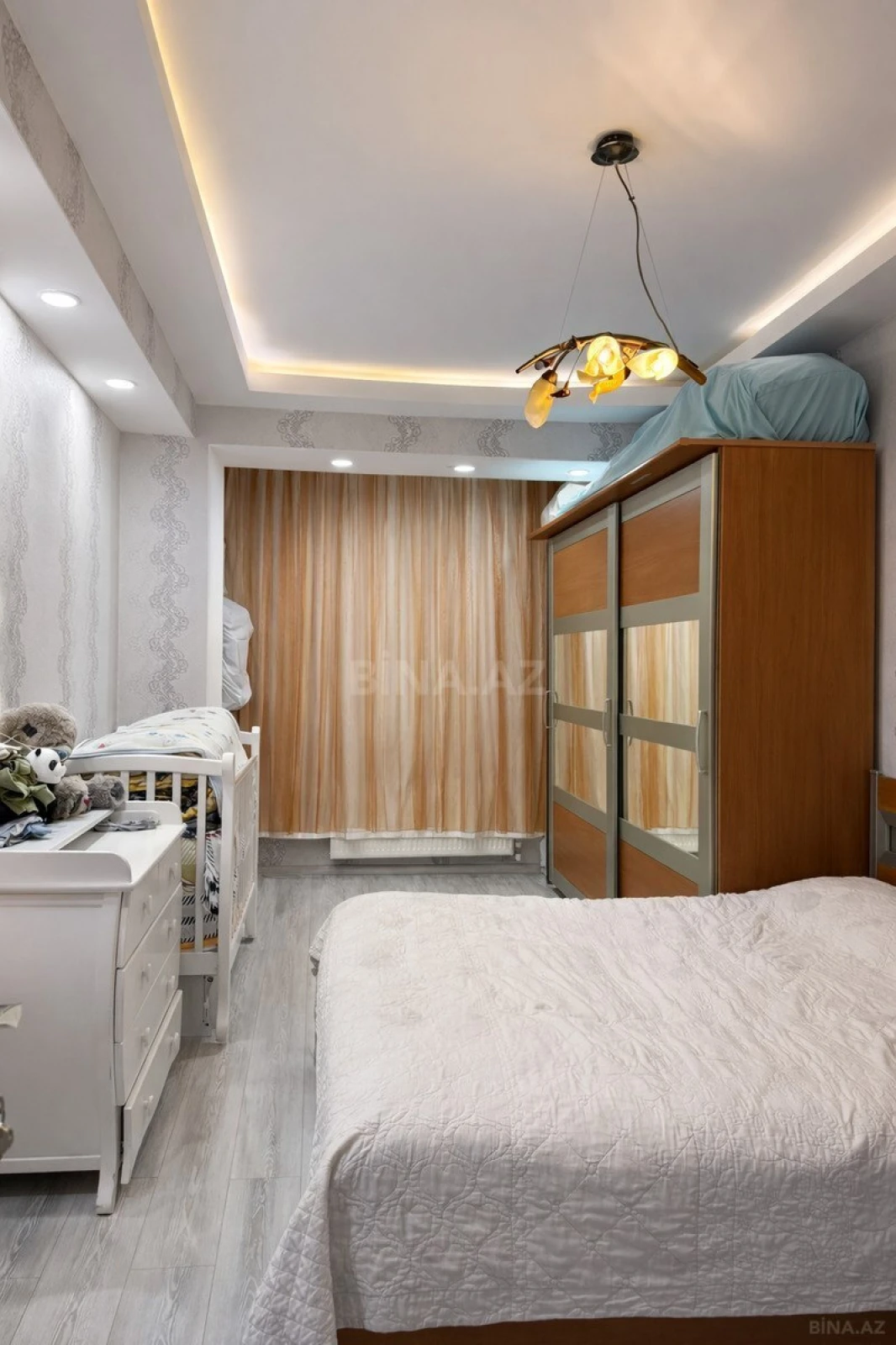 Satılır 2 otaqlı mənzil 86 m²