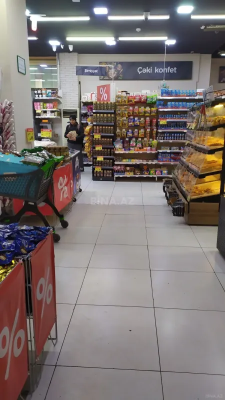 Satılır obyekt 690 m²