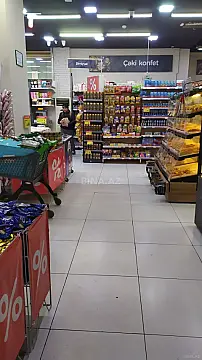 Satılır obyekt 690 m²