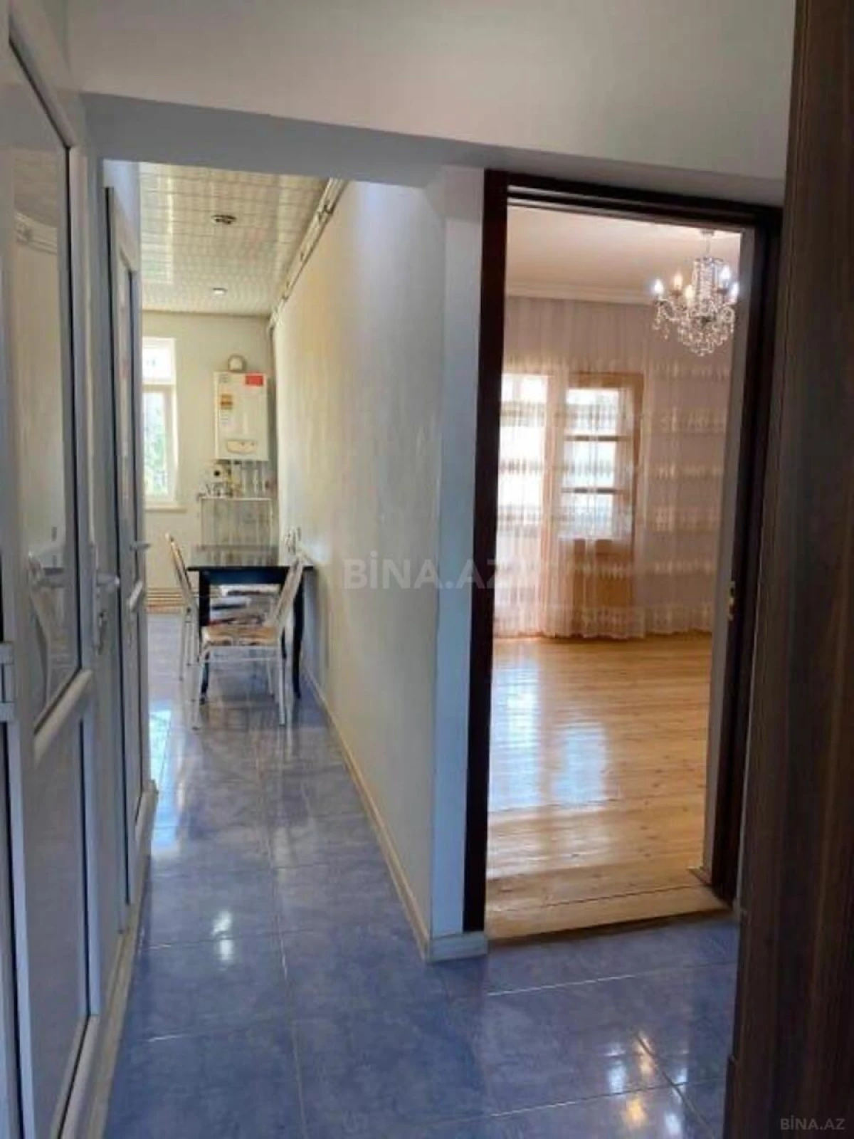 Kirayə verilir 2 otaqlı mənzil 60 m²