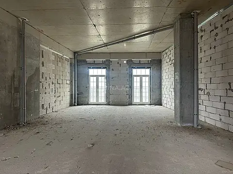 Satılır 4 otaqlı mənzil 232 m²