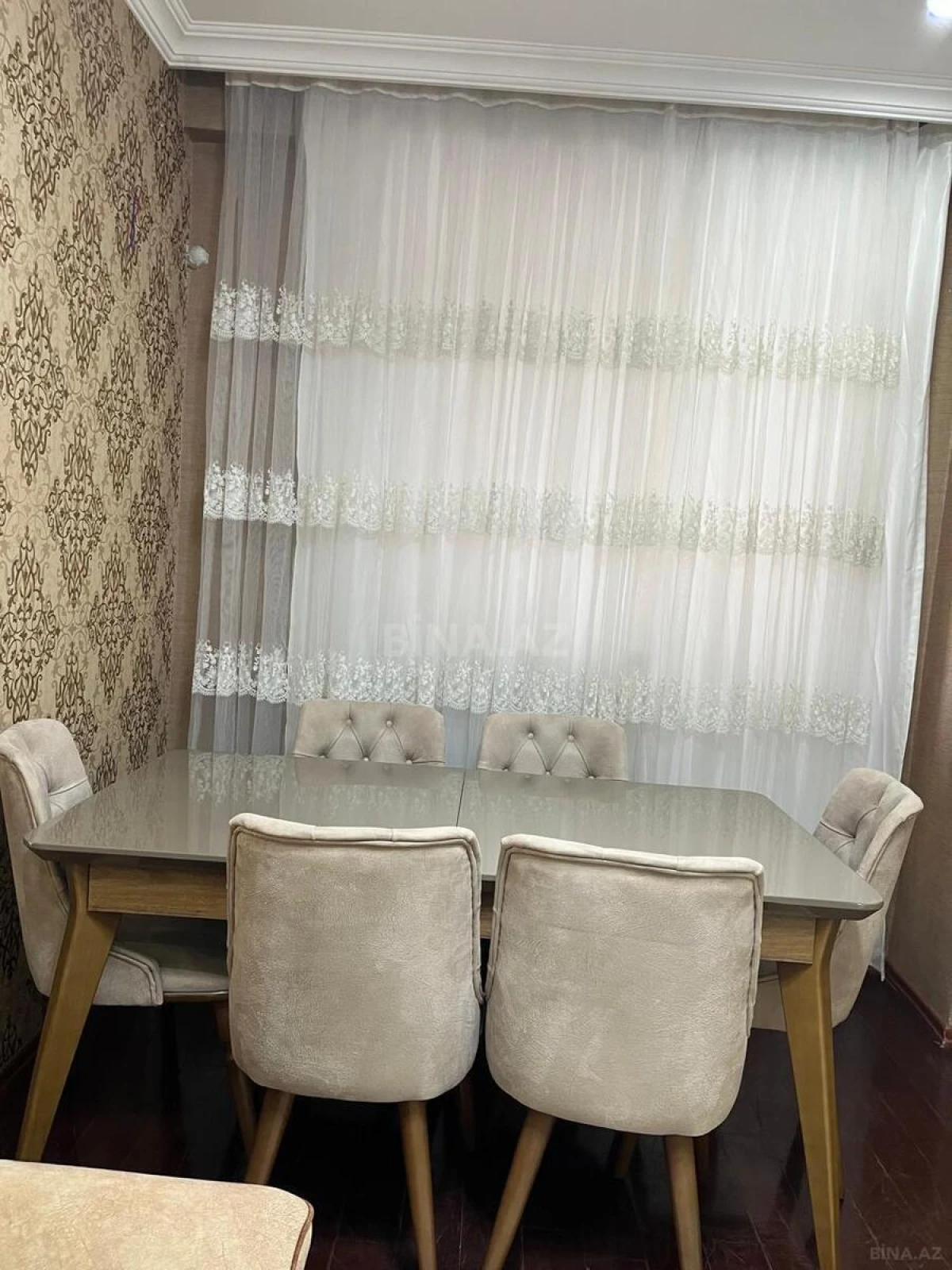 Kirayə verilir 2 otaqlı mənzil 85 m²