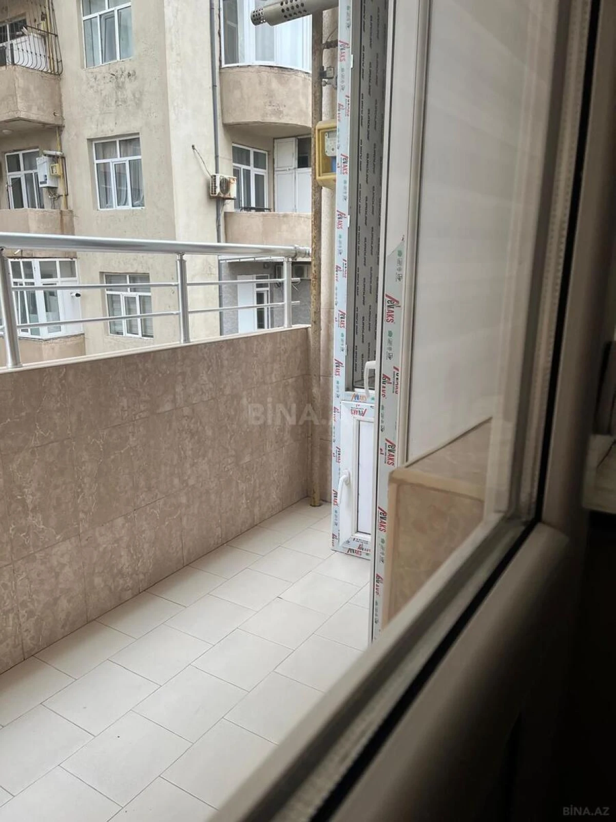 Kirayə verilir 2 otaqlı mənzil 85 m²