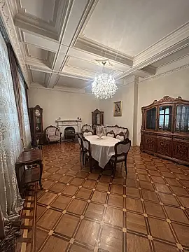 Satılır 6 otaqlı mənzil 200 m²