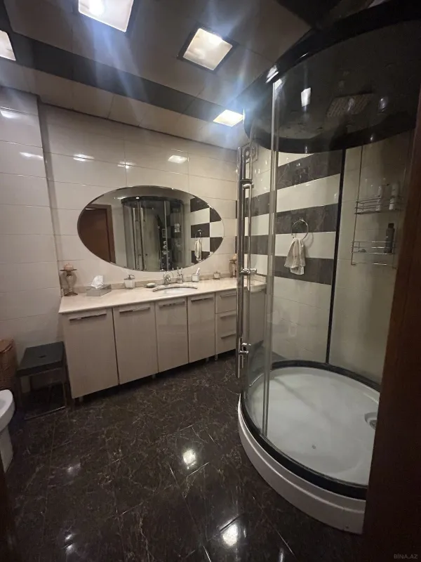 Satılır 6 otaqlı mənzil 200 m²