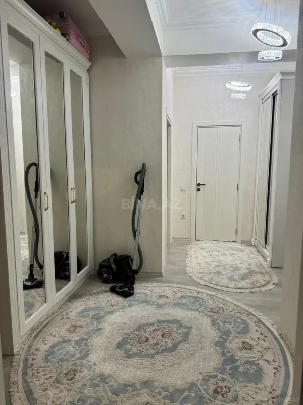 Satılır 3 otaqlı mənzil 96 m²