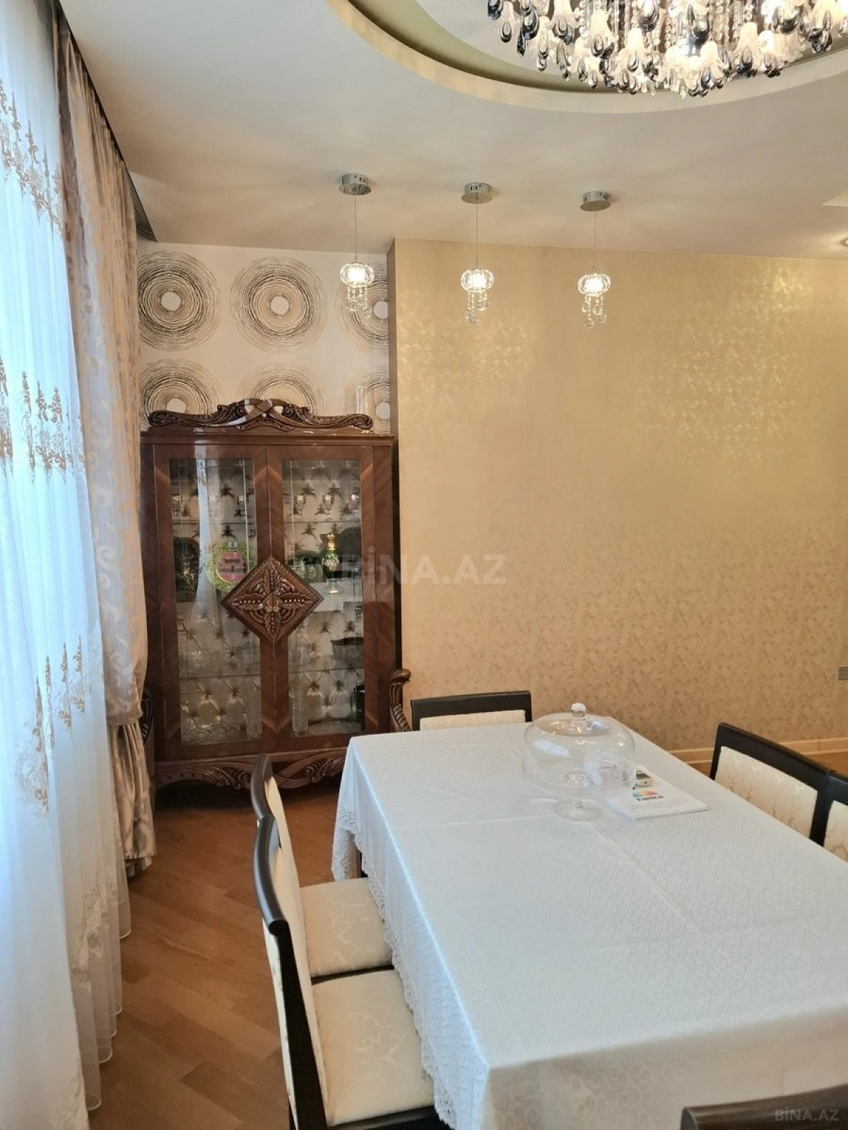 Satılır 4 otaqlı mənzil 177 m²