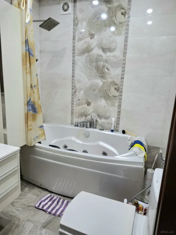 Satılır 4 otaqlı mənzil 177 m²