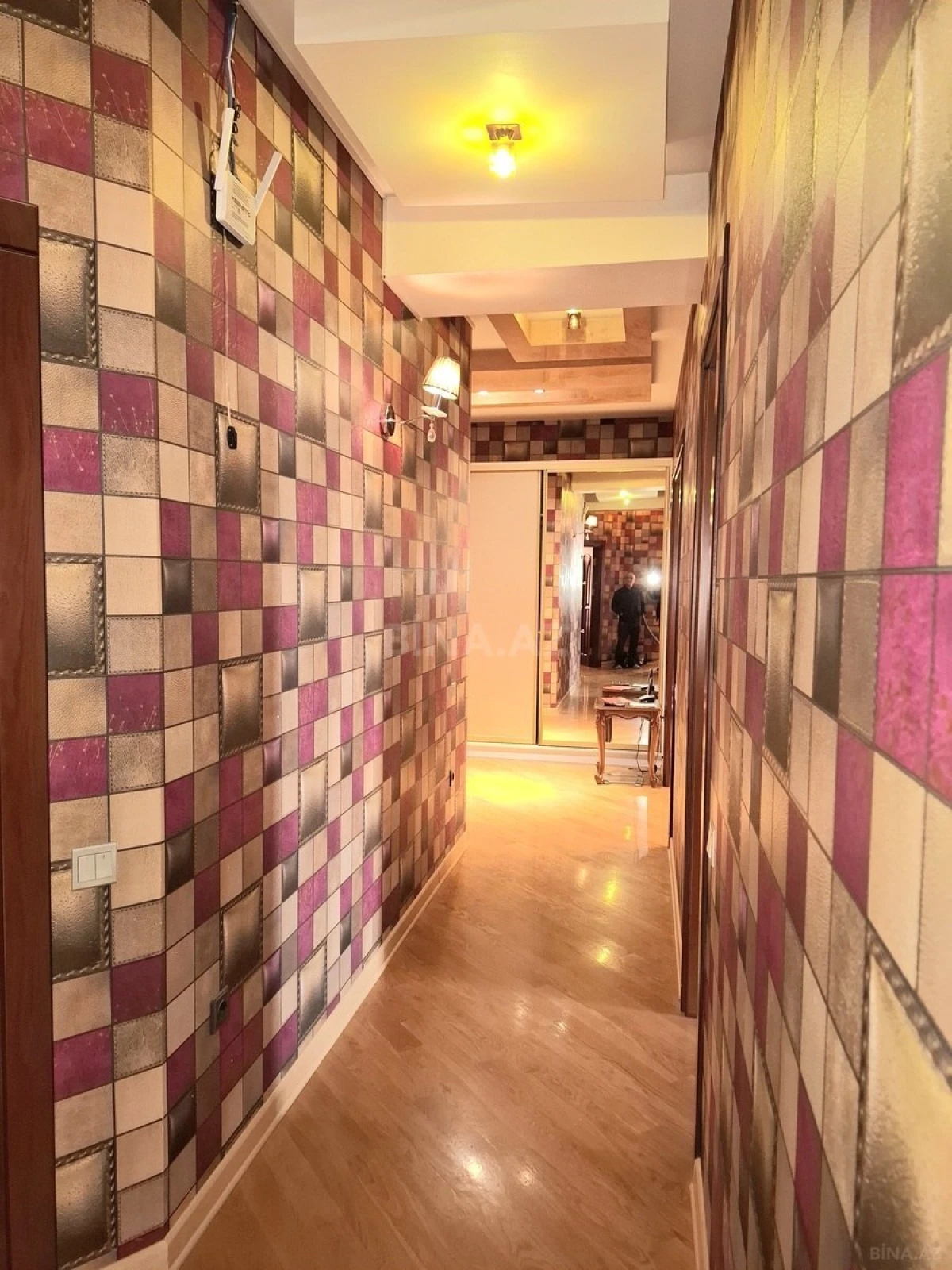 Satılır 4 otaqlı mənzil 177 m²