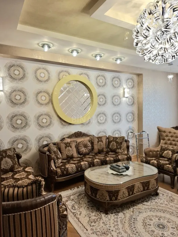 Satılır 4 otaqlı mənzil 177 m²