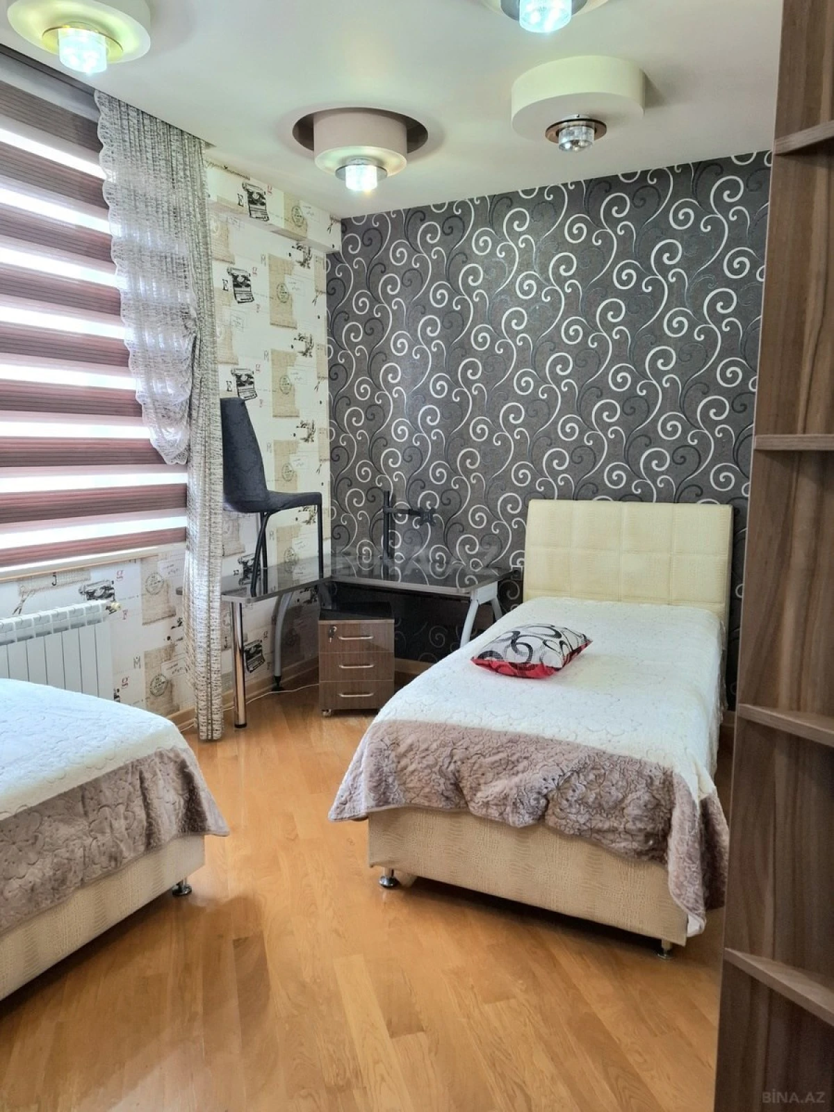 Satılır 4 otaqlı mənzil 177 m²