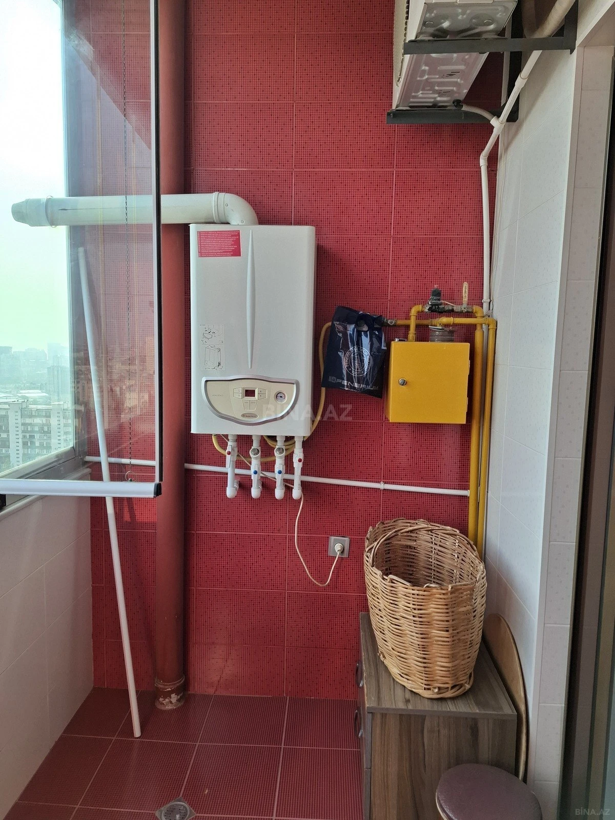 Satılır 4 otaqlı mənzil 177 m²