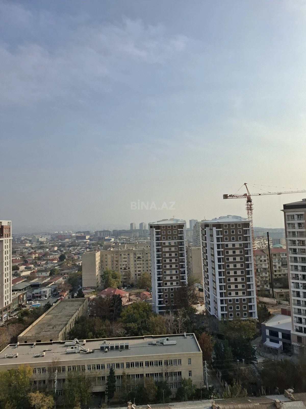 Satılır 4 otaqlı mənzil 177 m²