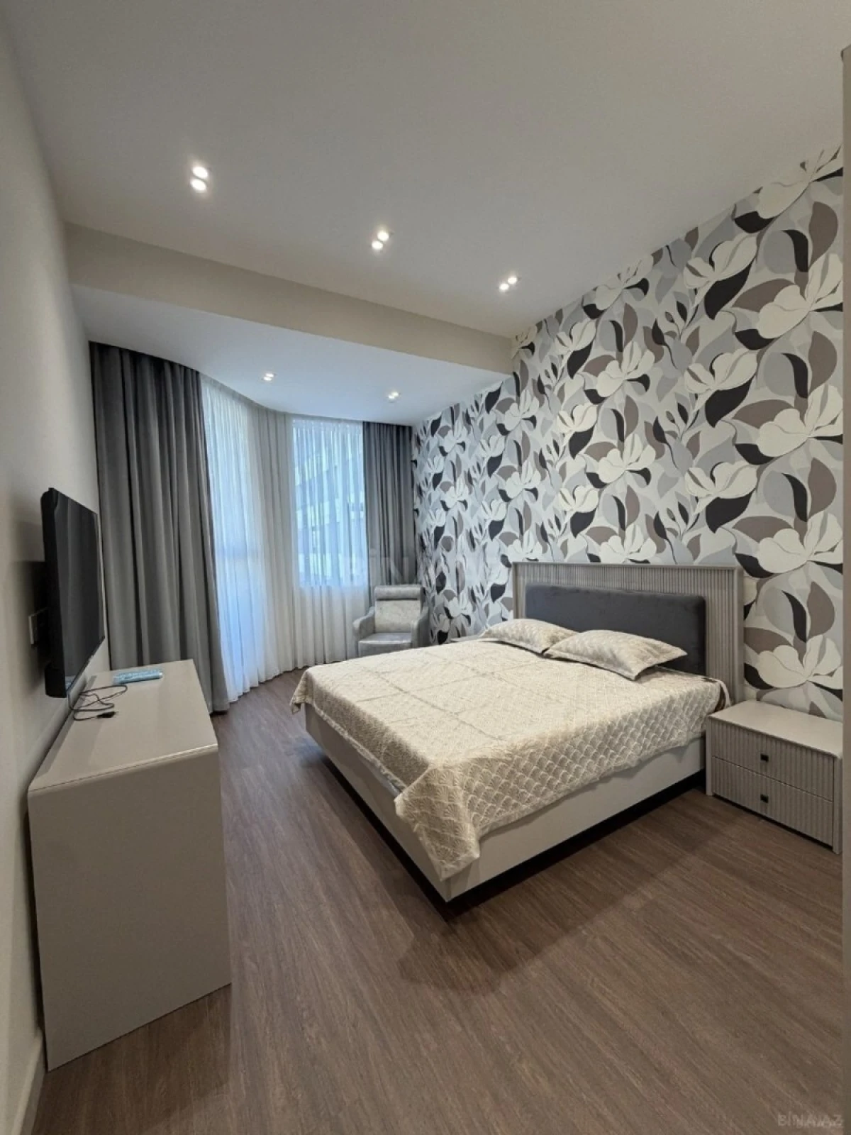 Kirayə verilir 3 otaqlı mənzil 140 m²