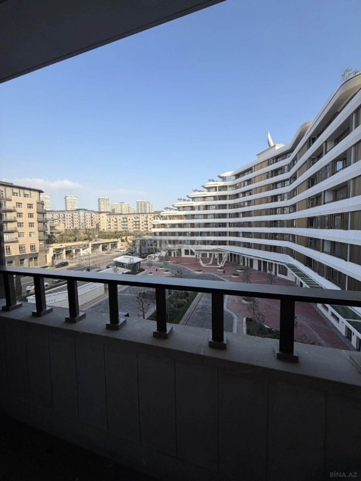 Kirayə verilir 3 otaqlı mənzil 140 m²
