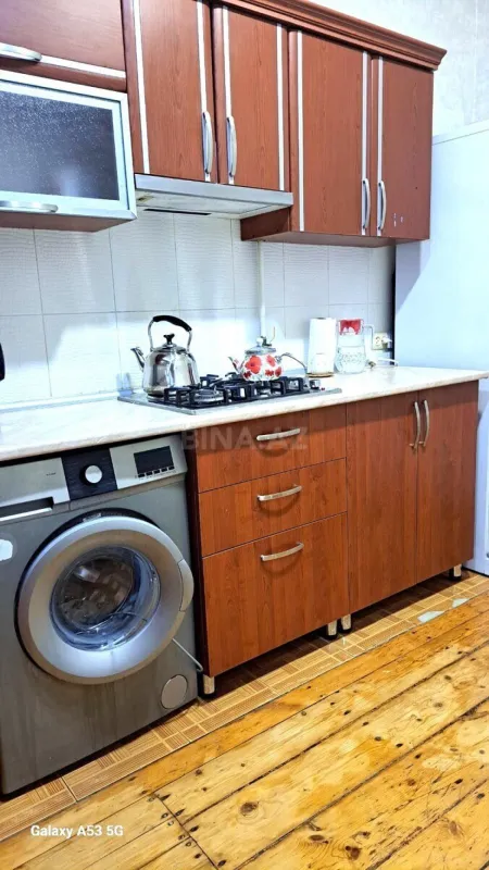 Kirayə verilir 2 otaqlı mənzil 60 m²