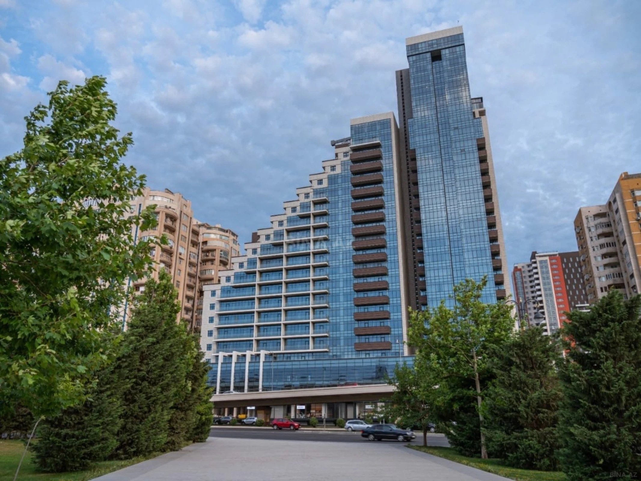 Kirayə verilir 2 otaqlı mənzil 101.3 m²