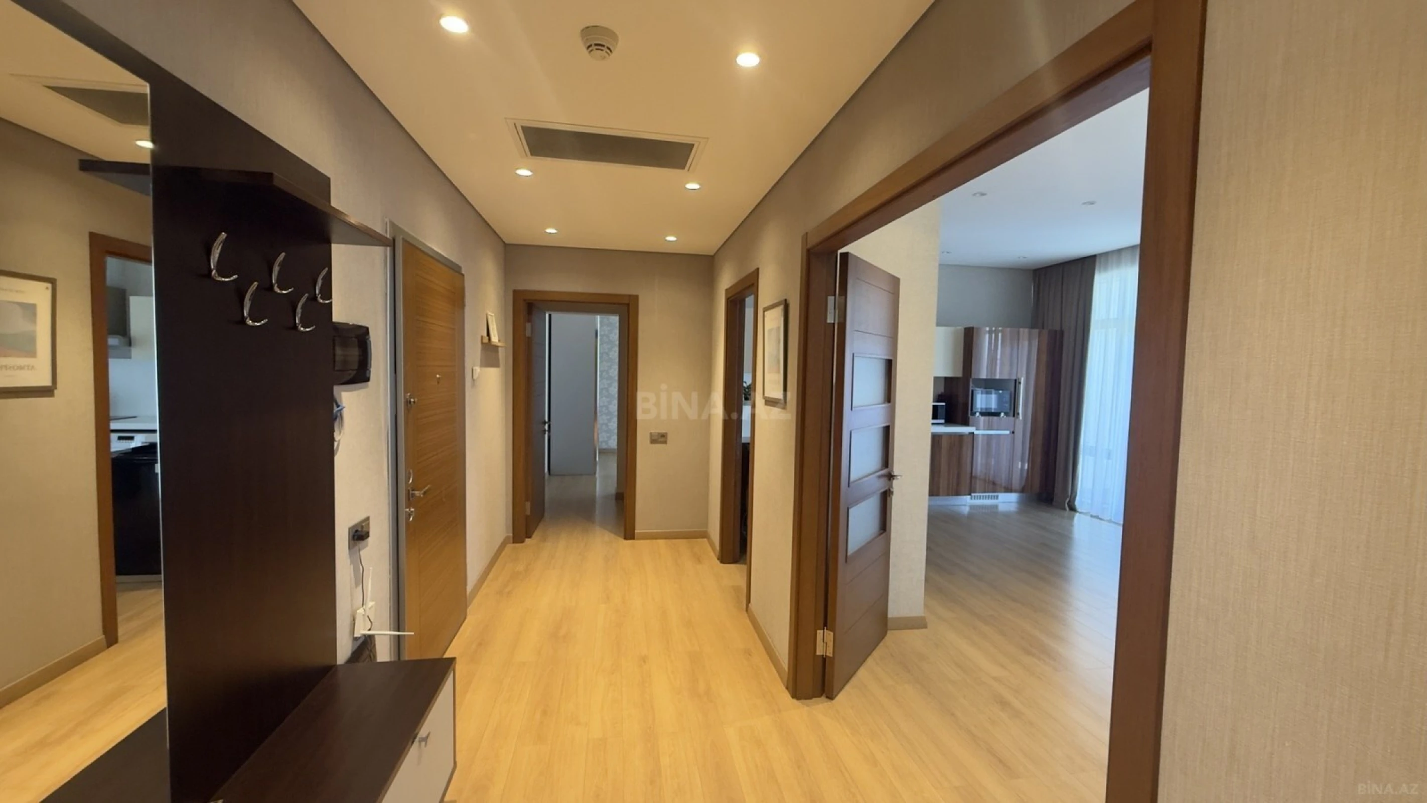Kirayə verilir 2 otaqlı mənzil 101.3 m²