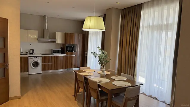 Kirayə verilir 2 otaqlı mənzil 101.3 m²