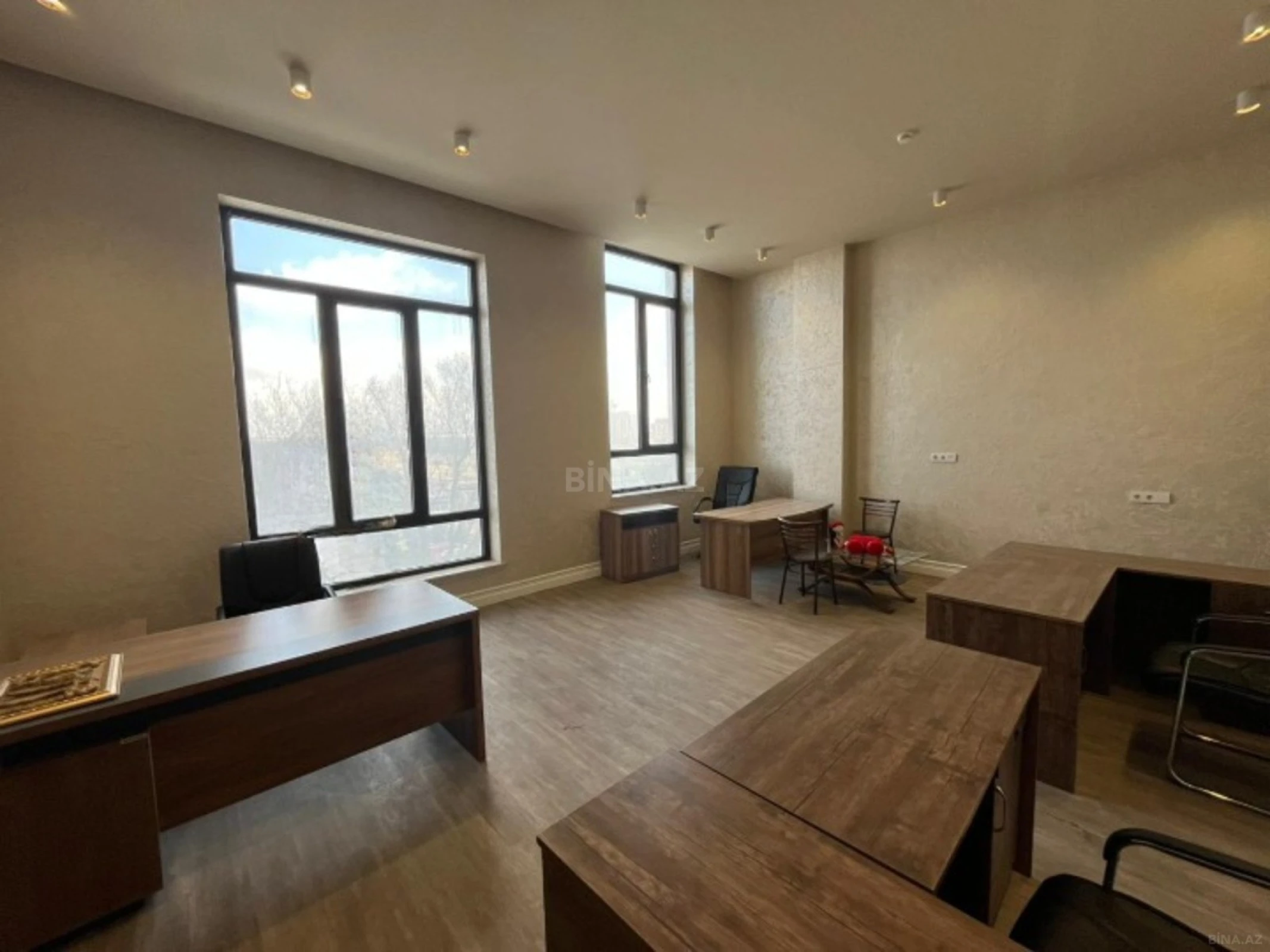 Kirayə verilir 1 otaqlı ofis 55 m²