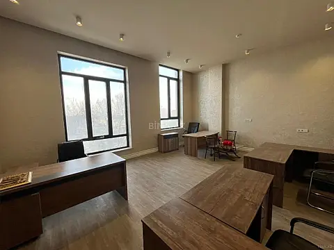 Kirayə verilir 1 otaqlı ofis 55 m²