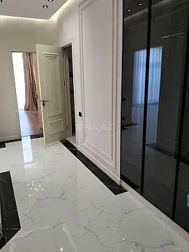 Satılır 3 otaqlı mənzil 132 m²