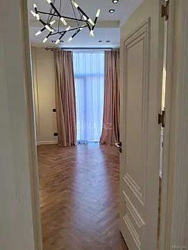 Satılır 3 otaqlı mənzil 132 m²