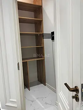 Satılır 3 otaqlı mənzil 132 m²