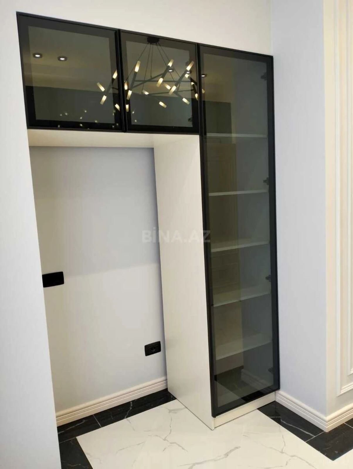 Satılır 3 otaqlı mənzil 132 m²