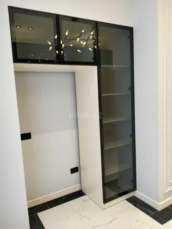 Satılır 3 otaqlı mənzil 132 m²