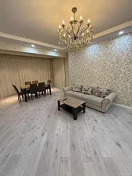 Kirayə verilir 2 otaqlı mənzil 95 m²